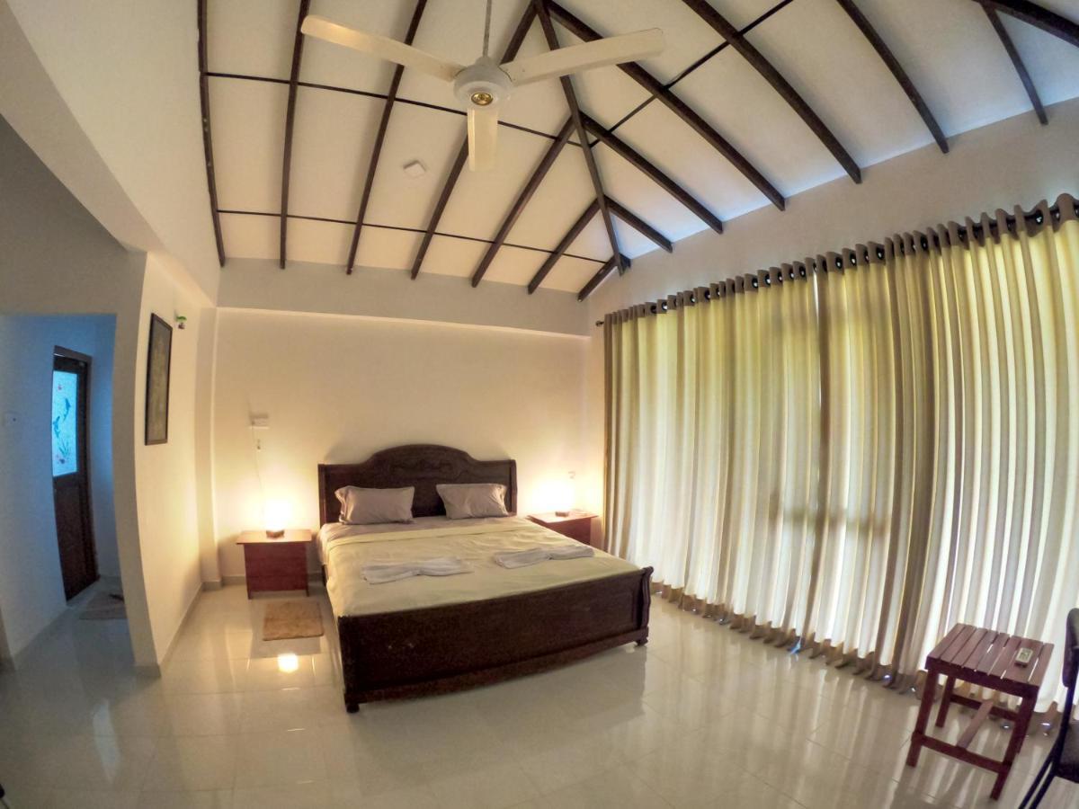 Pinnawala Elephant Front View Hotel Rambukkana Exteriör bild