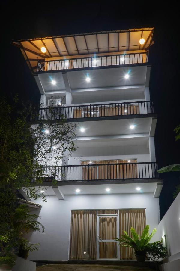 Pinnawala Elephant Front View Hotel Rambukkana Exteriör bild